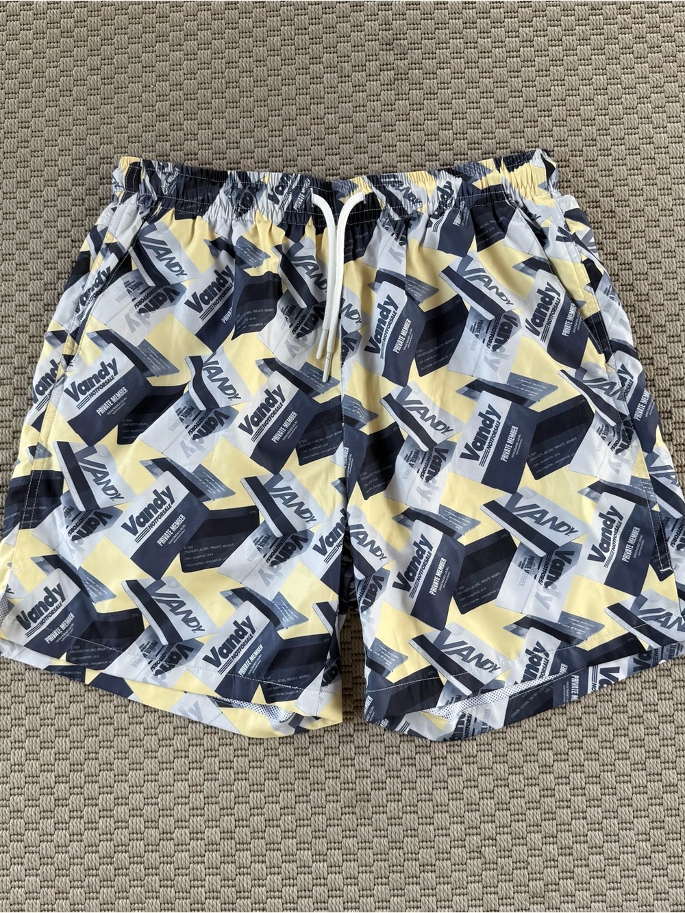 VandyThePink membership mono shorts - Picture 1 of 5